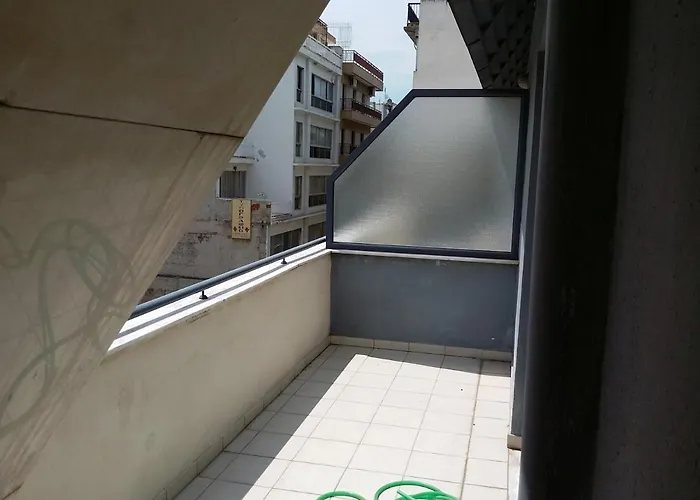 Kosmos Service Center 1 *